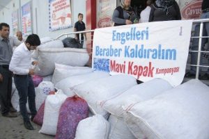 3 k&ouml;y okulundan 1 milyon mavi kapak