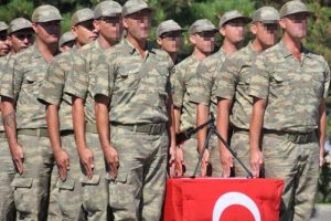"Kısa d&ouml;nem askerlik 4 aya d&uuml;şebilir"