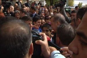 Erdoğan &ccedil;ocuklarla sohbet etti