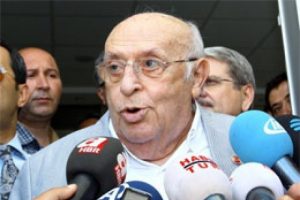 L&uuml;tf&uuml; T&uuml;rkkan Demirel'i ziyaret etti!
