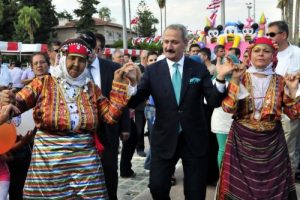 Bakan halay &ccedil;ekti