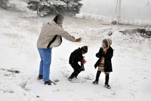 Arap turistlerin kar keyfi