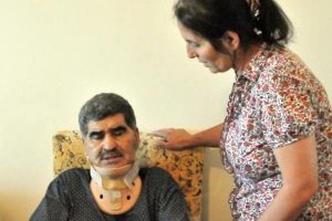 M&uuml;ezzinoğlu hasta ziyaretinde