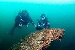 Sapanca G&ouml;l&uuml;'nde u&ccedil;ak enkazı bulundu