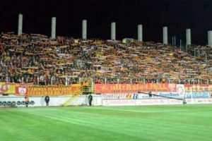 Galatasaraylı taraftarlardan şok istifa tezah&uuml;ratı