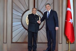 Hindistan ile 11 anlaşma imzalandı