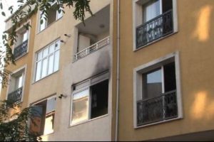 İstanbul'da yangın faciası: 2 &ouml;l&uuml;, 2 yaralı