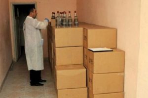 3 bin şişe ka&ccedil;ak i&ccedil;ki ele ge&ccedil;irildi