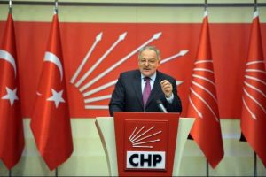 Demokratikleşme paketini yerden yere vurdu