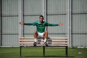 "Bursaspor'da kalmam istenirse seve seve kalırım"