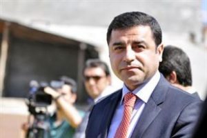 Selahattin Demirtaş'tan M&uuml;slim'e başsağlığı