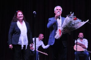 Nil&uuml;fer'de Sabahat Akkiraz'a b&uuml;y&uuml;k ilgi