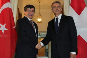 "T&uuml;rkiye'ye b&uuml;y&uuml;k &ouml;vg&uuml;"
