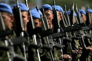 Kısa d&ouml;nem askerlik 4 aya insin