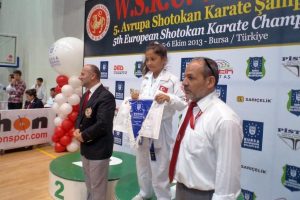 Yenişehirli karatecilerin b&uuml;y&uuml;k başarısı