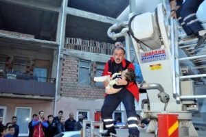 K&uuml;&ccedil;&uuml;k Malik makinaya bağlı yaşatılıyor