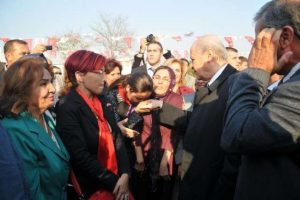 Bah&ccedil;eli'ye coşkulu karşılama