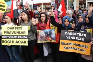 Karab&uuml;k'te Mısır protestosu
