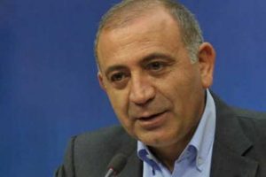 G&uuml;rsel Tekin tek şartla adaylıktan &ccedil;ekilir