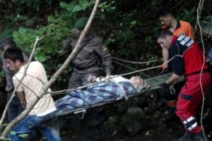 Kestane toplarken fenalaşan kadın 4 saatte kurtarıldı