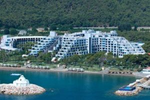 Turistik tesisler tehlike sa&ccedil;ıyor