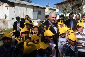Bakan Yıldırım esprili konuşmasıyla g&uuml;ld&uuml;rd&uuml;