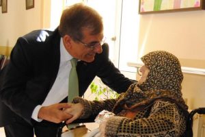 Sedat Yal&ccedil;ın huzurevi sakinlerini ziyaret etti