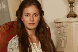 Fahriye Evcen'e Fransa'dan rol teklifi