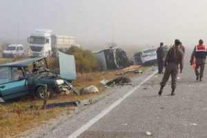 Korkun&ccedil; kaza: 3 &ouml;l&uuml;, 11 yaralı
