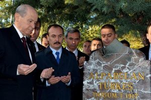 Bah&ccedil;eli İslam coğrafyasına huzur diledi