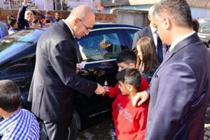 Mehmet Şimşek 5 lira har&ccedil;lık verdi