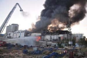 Yağ fabrikasında korkutan yangın
