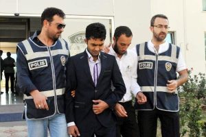 İki grubun kavgası &ouml;l&uuml;m getirdi