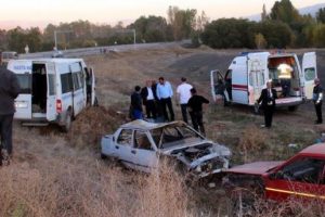 Bayramın 2. g&uuml;n&uuml; kaza bilan&ccedil;osu: 30 &ouml;l&uuml;, 87 yaralı