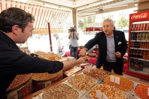 "9 g&uuml;nl&uuml;k tatil esnafı olumsuz etkiledi"