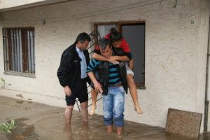 Sağanak yağış su baskınlarına sebep oldu