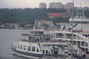 Boğazda fırtına seferleri iptal etti