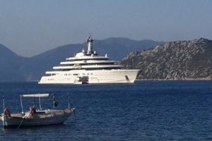 Rus milyarderin yatı Marmaris'ten ayrıldı