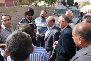 PKK'lının taziye &ccedil;adırında gerginlik