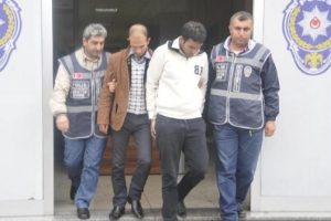 600 lira &ccedil;alan İranlı 2 'tırnak&ccedil;ı' yakalandı