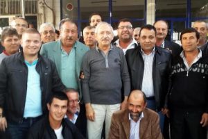 Kılı&ccedil;daroğlu Bodrum'da kahvehaneye s&uuml;rpriz yaptı