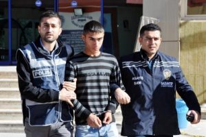 Dayısını ve kuzenini &ouml;ld&uuml;ren ş&uuml;pheli adliyede