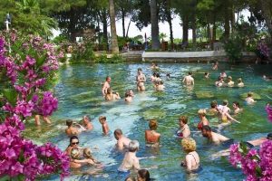 Turizmciler iki bayram arası d&uuml;ğ&uuml;n yaptı
