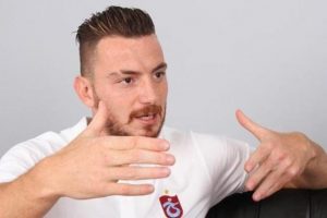 Aykut Demir'in Trabzonspor'a geliş &ouml;yk&uuml;s&uuml;