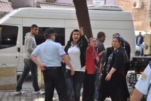 Sokaktaki &ccedil;ocuk kavgası adliyede de devam etti