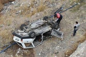 Uzman &ccedil;avuş kaza yaptı: 3 &ouml;l&uuml;, 2 yaralı