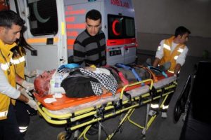 Yolun karşısına ge&ccedil;erken ara&ccedil; &ccedil;arptı