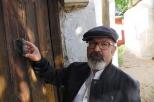 Tarihi kapı tokmakları yok oluyor