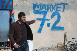 Bu marketin ismi depremi unutturmuyor