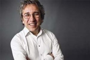 Can D&uuml;ndar resmen Cumhuriyet'te!